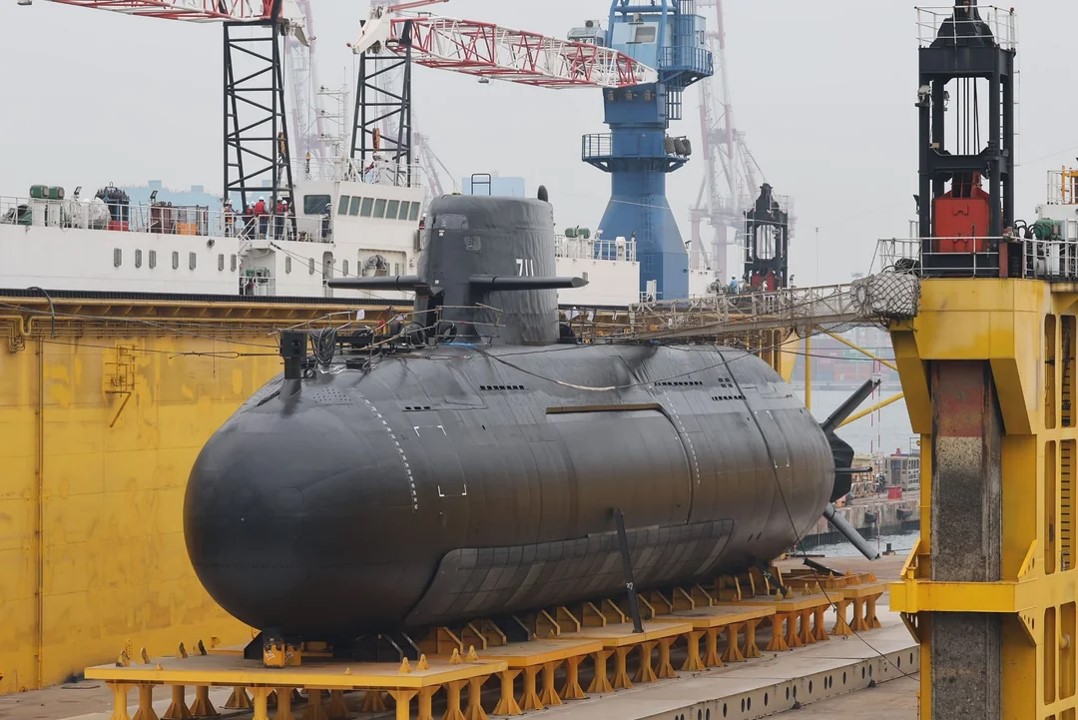 Hai Kun Class Submarine (B)